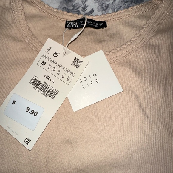 Women’s Ribbed Cropped Top - Picture 2 of 3